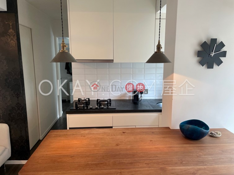 HK$ 27,000/ month Lai King Court | Western District | Generous 2 bedroom in Western District | Rental