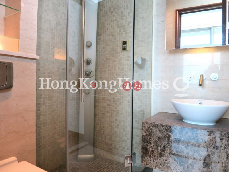 Property Search Hong Kong | OneDay | Residential | Rental Listings | 3 Bedroom Family Unit for Rent at Grosvenor Place