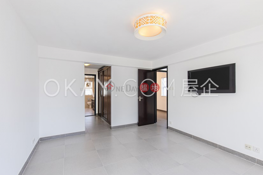 Rare house with balcony & parking | For Sale | Hing Keng Shek 慶徑石 Sales Listings
