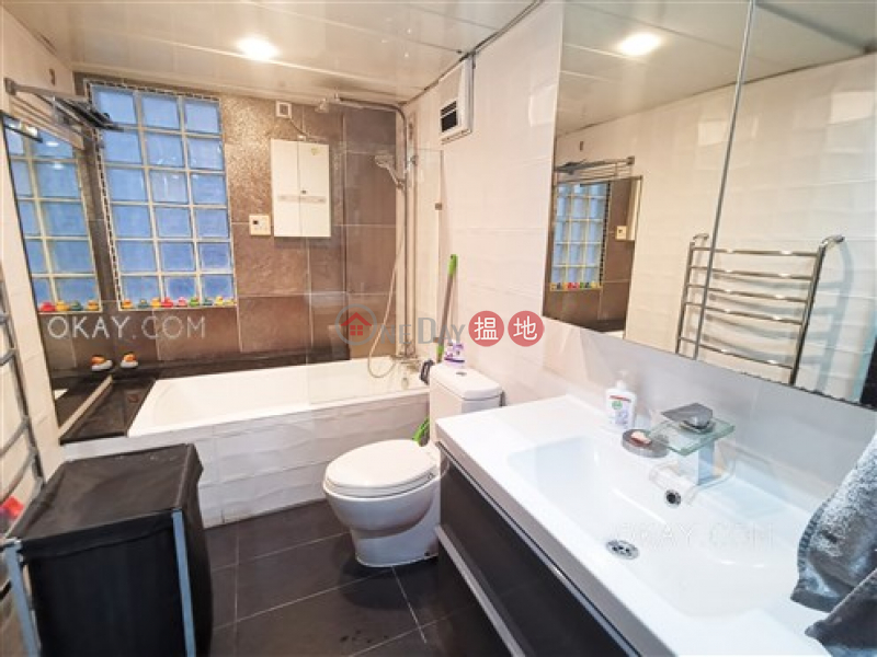 HK$ 32,000/ month | 134 Caine Road | Western District | Luxurious 1 bedroom on high floor with rooftop | Rental