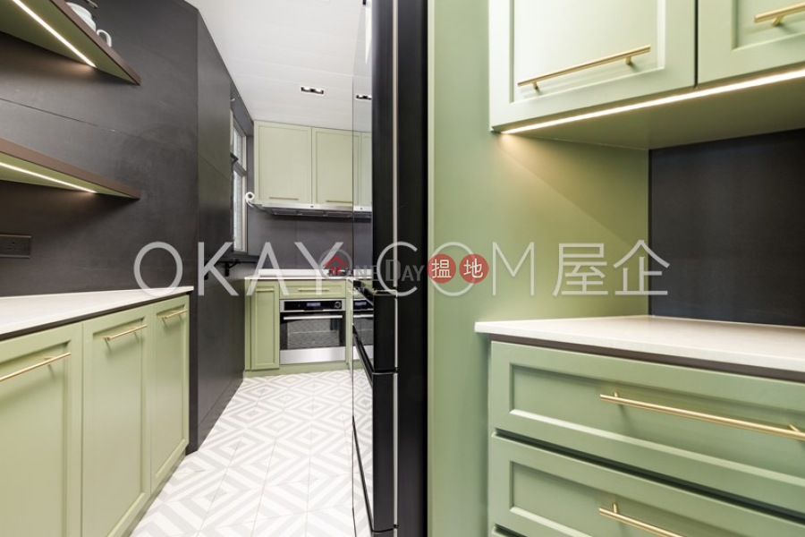 Nicely kept 2 bedroom on high floor with sea views | For Sale | Sorrento 擎天半島 Sales Listings