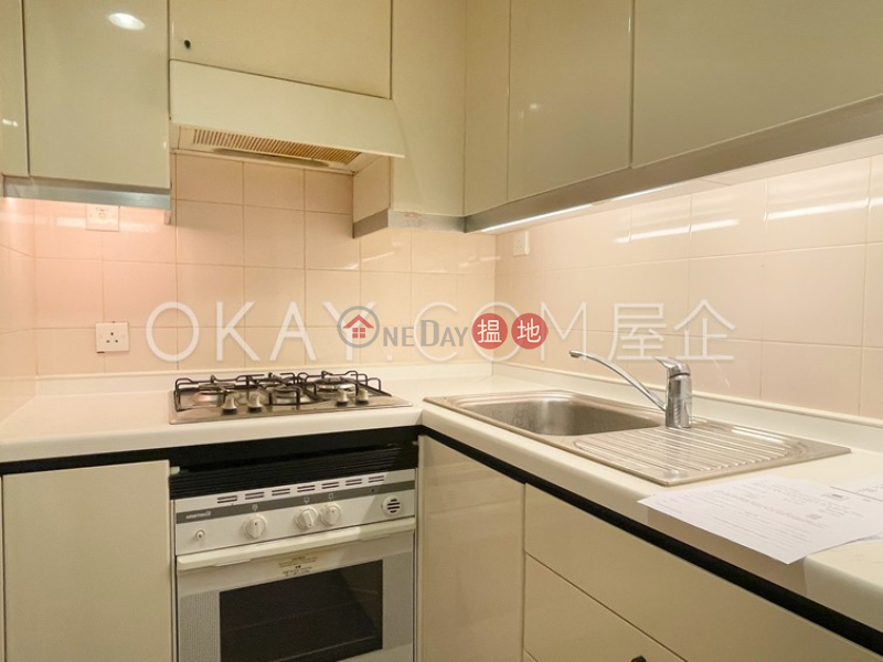 Nicely kept 2 bedroom on high floor with harbour views | Rental | Convention Plaza Apartments 會展中心會景閣 Rental Listings