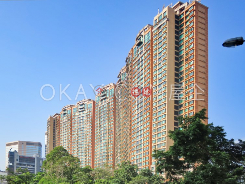 HK$ 120,000/ month The Leighton Hill Wan Chai District, Stylish 4 bed on high floor with racecourse views | Rental