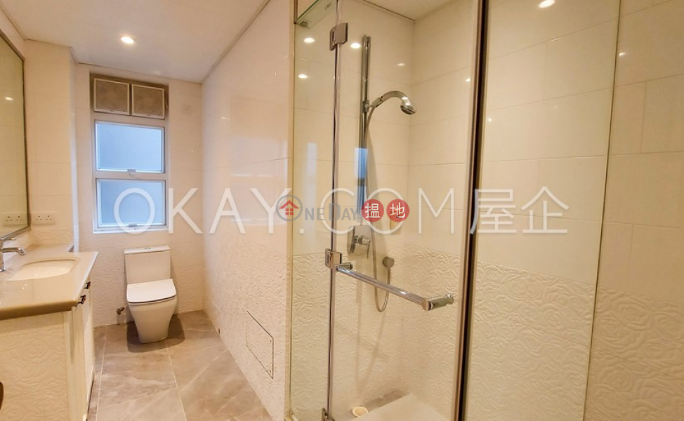 Efficient 3 bedroom with balcony & parking | For Sale | Breezy Court 瑞麒大廈 Sales Listings