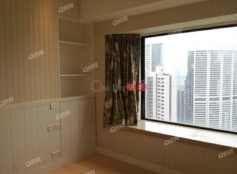Property Search Hong Kong | OneDay | Residential | Sales Listings | Bowen Place | 3 bedroom Mid Floor Flat for Sale