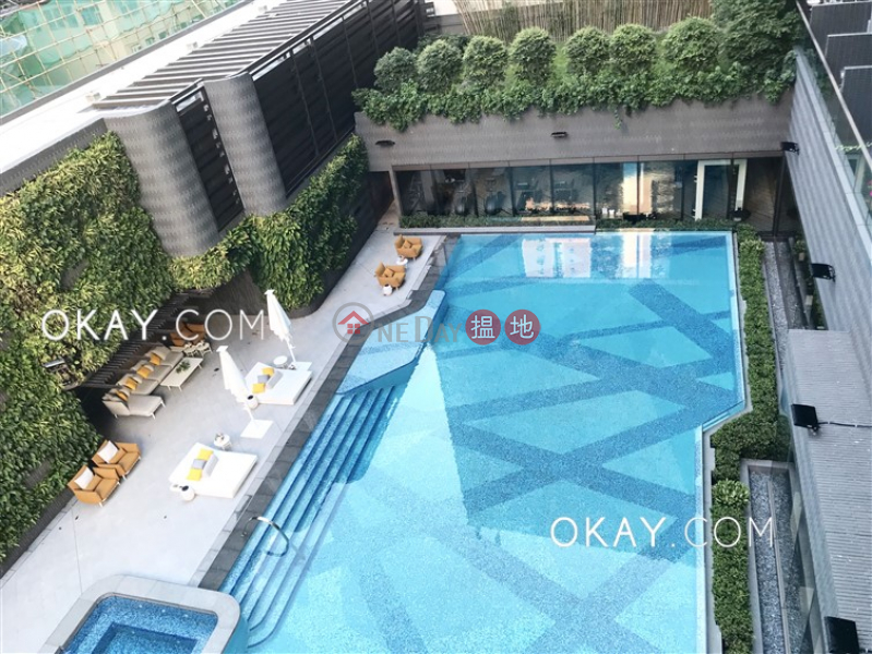 HK$ 25,000/ month | Novum West Tower 2 | Western District Generous 1 bedroom on high floor with balcony | Rental