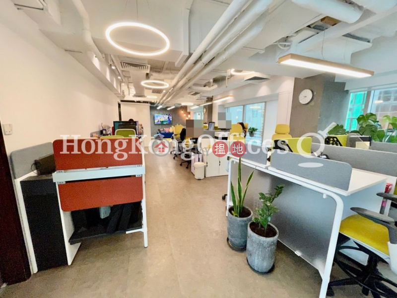 HK$ 72,870/ month Pearl Oriental House | Central District | Office Unit for Rent at Pearl Oriental House