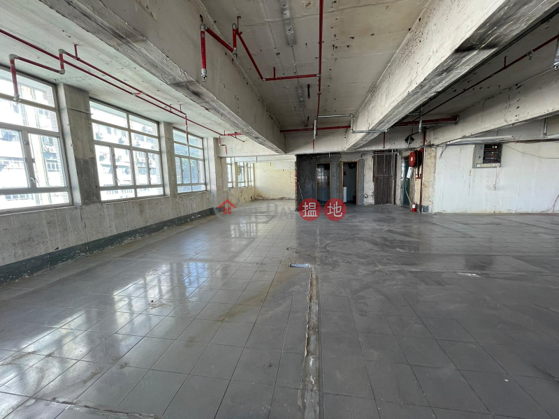 Kwai Chung Wah Wing Industrial Building: No Pillars Blocking , Warehouse Deco, Welcome For Viewing | Wah Wing Industrial Building 華榮工業大廈 Rental Listings