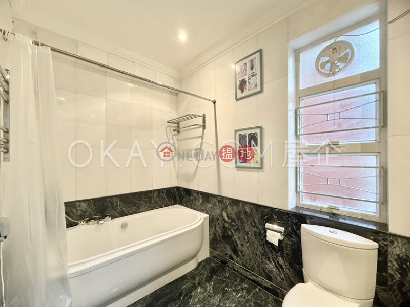 Elegant 2 bedroom with parking | Rental, Pine Gardens 松苑 Rental Listings | Wan Chai District (OKAY-R54945)
