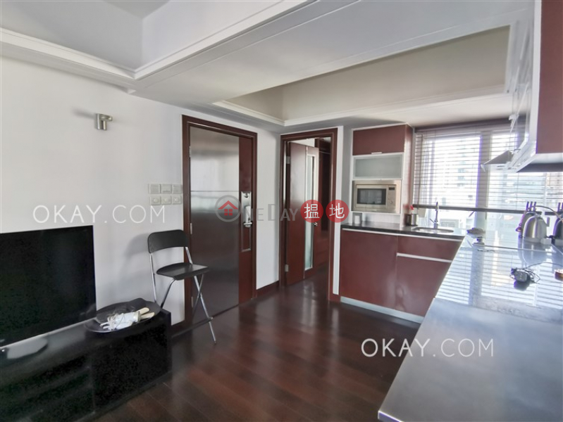 HK$ 25,000/ month Sunrise House Central District Intimate 1 bedroom on high floor with harbour views | Rental