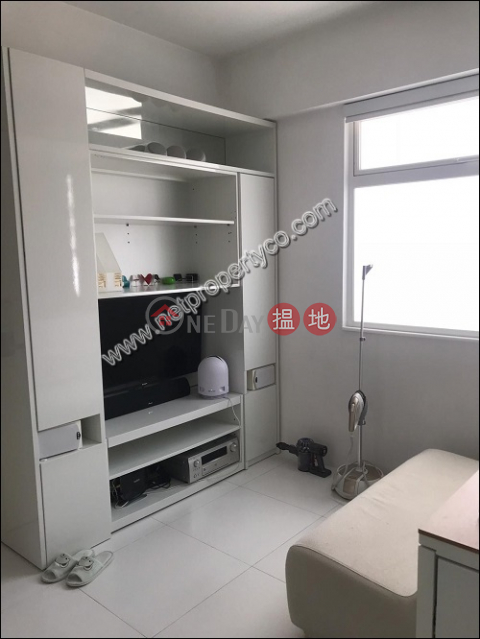 Unit with rooftop for sale with lease in Wan Chai | Luen Fat Mansion 聯發大廈 _0