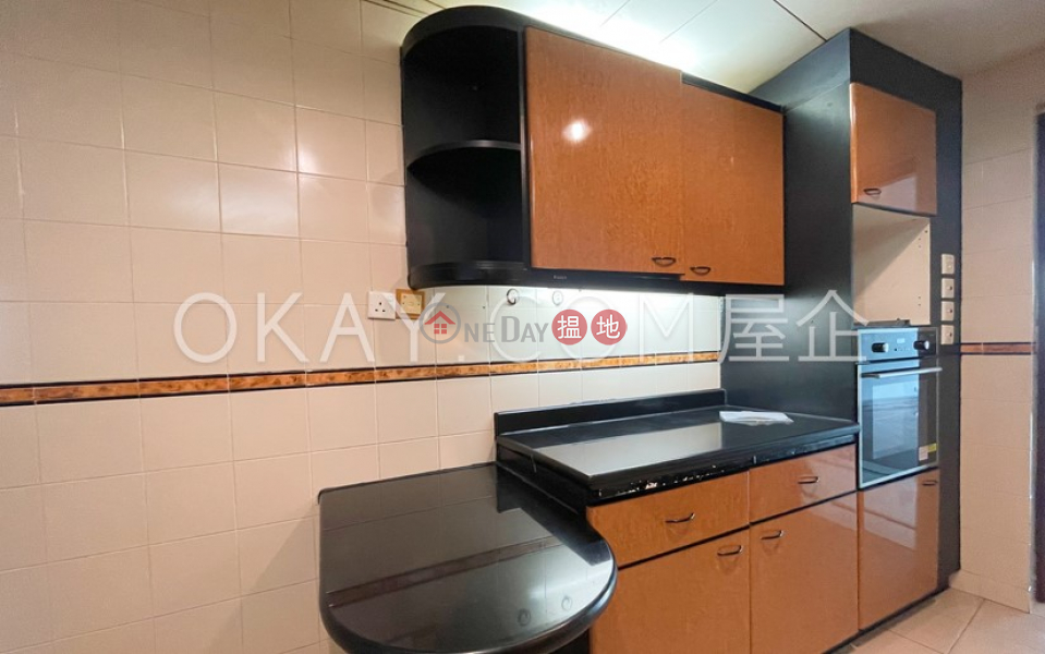 Lovely 3 bed on high floor with harbour views & parking | Rental | Dynasty Court 帝景園 Rental Listings