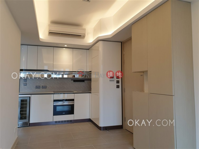 HK$ 36,600/ month Townplace Soho Western District Luxurious 2 bedroom on high floor with balcony | Rental