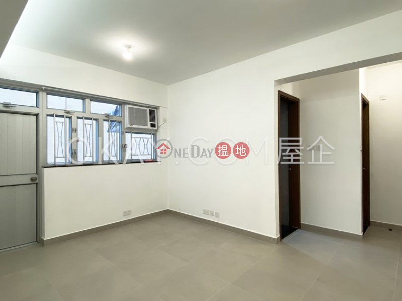 Generous 2 bedroom on high floor with balcony | Rental | Great George Building 華登大廈 Rental Listings