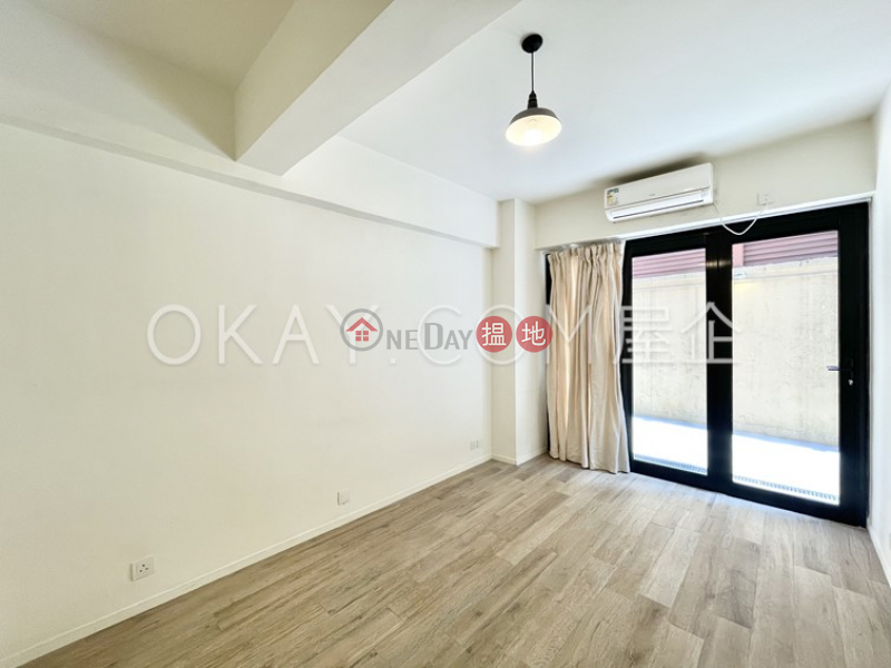 HK$ 35,000/ month, Broadview Mansion | Wan Chai District, Popular 1 bedroom with terrace | Rental