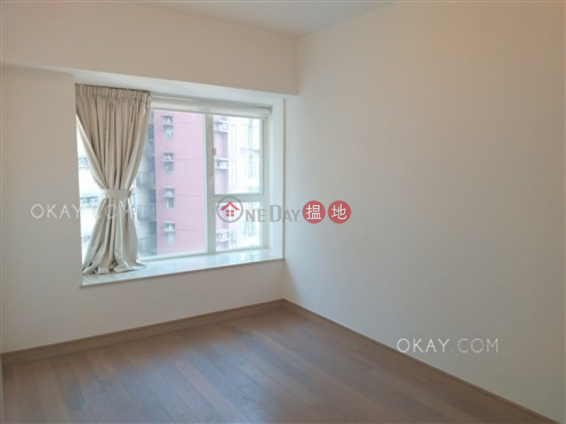 HK$ 40,000/ month, Centrestage, Central District Elegant 3 bedroom on high floor with balcony | Rental