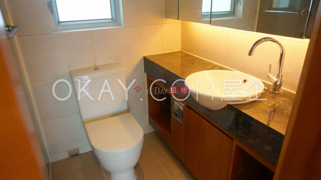 Unique 3 bedroom on high floor with balcony | Rental | NO. 118 Tung Lo Wan Road 銅鑼灣道118號 Rental Listings