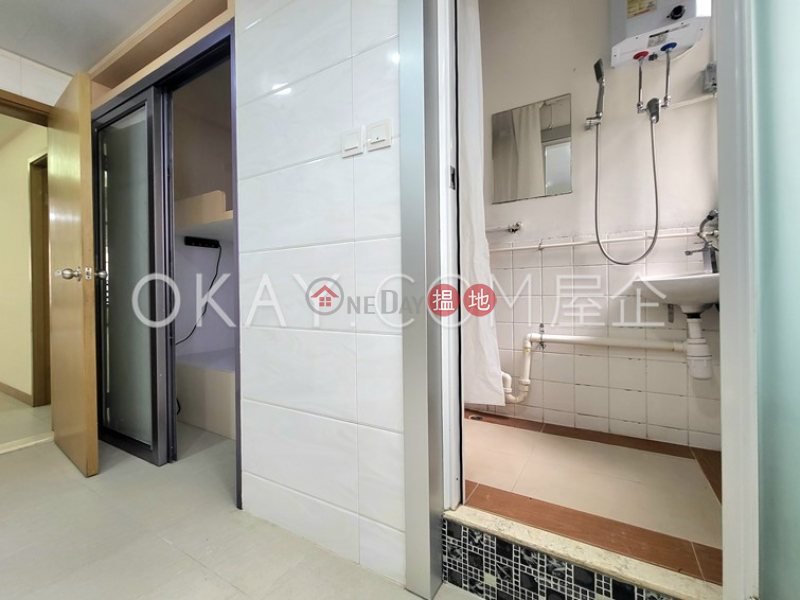 Efficient 3 bedroom with parking | For Sale | Wah Sen Court 華星大廈 Sales Listings