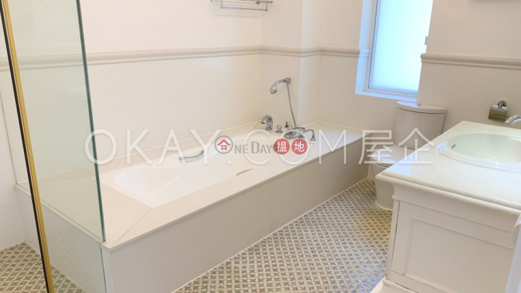 HK$ 100,000/ month Pine Court Block A-F, Central District | Stylish 4 bedroom with balcony & parking | Rental