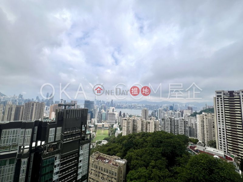 Stylish 3 bedroom with balcony & parking | Rental | Aurora - Quarters 銀霞閣 Rental Listings