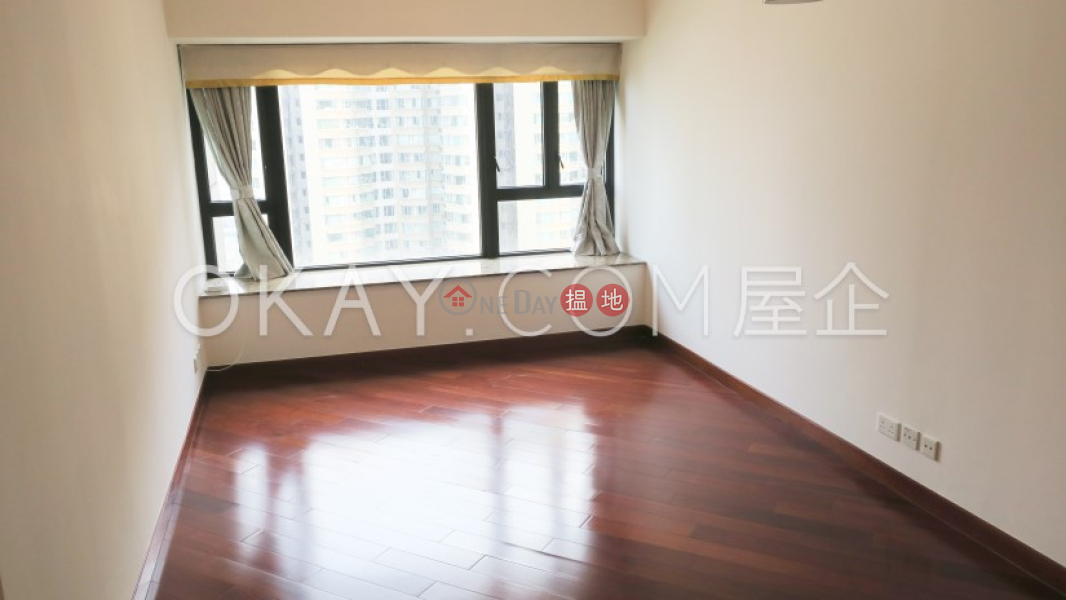 Nicely kept 3 bedroom with harbour views | Rental | The Arch Sky Tower (Tower 1) 凱旋門摩天閣(1座) Rental Listings