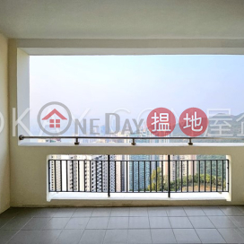 Beautiful 3 bedroom with balcony & parking | Rental