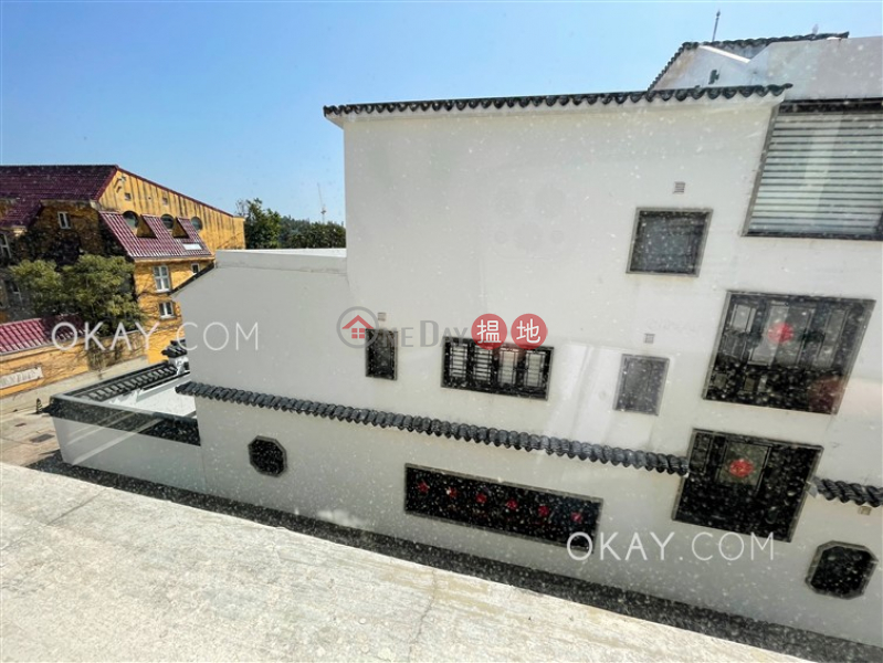 Cozy 3 bedroom with balcony & parking | Rental | 52 Stanley Village Road 赤柱村道52號 Rental Listings