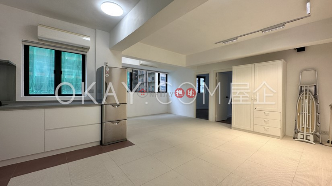 Unique 2 bedroom in Western District | Rental | May Sun Building 美新大廈 Rental Listings