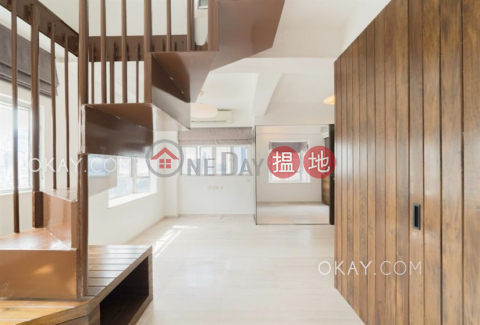 Unique 1 bed on high floor with harbour views & rooftop | For Sale | Lily Court 蓮花園 _0