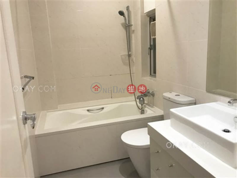 Unique 3 bedroom with parking | For Sale, 130-132 Green Lane Court 箕璉閣130-132號 Sales Listings | Wan Chai District (OKAY-S5638)