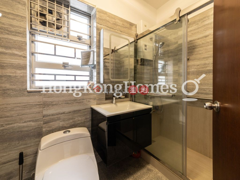 3 Bedroom Family Unit for Rent at Emerald Court | Emerald Court 翡翠樓 Rental Listings