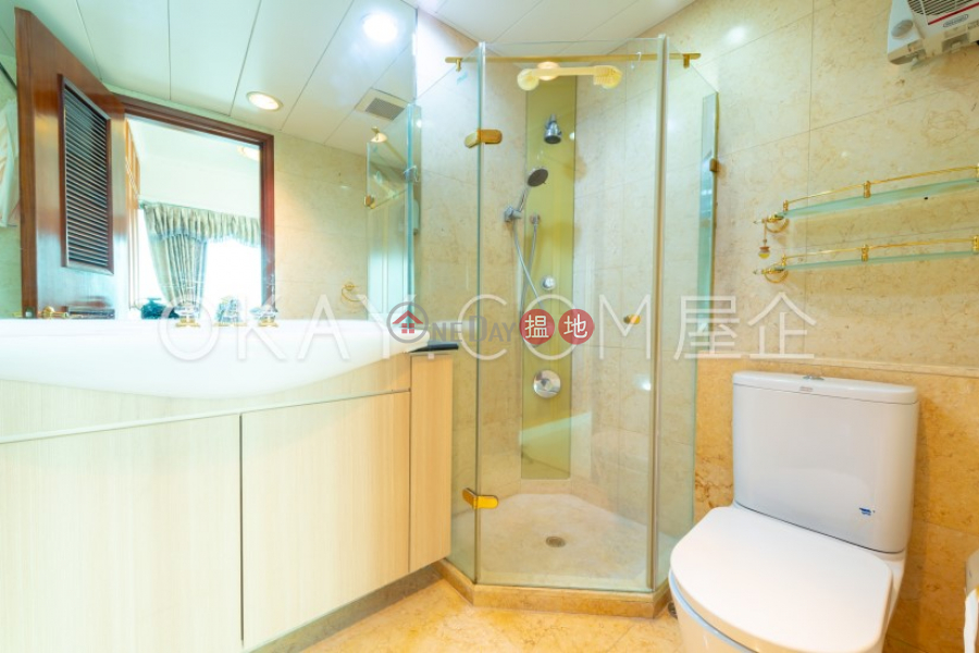 HK$ 98,000/ month Sky Horizon, Eastern District Luxurious 4 bed on high floor with sea views & rooftop | Rental