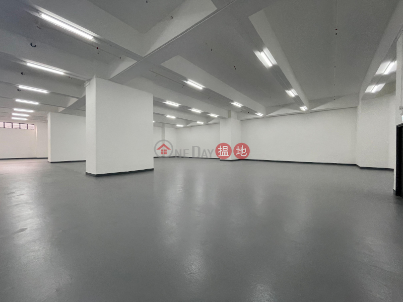 HK$ 398,638/ month, Global Gateway Tsuen Wan | The car arrives at the office, bright and clean