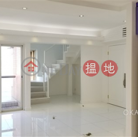 Rare high floor with sea views & balcony | For Sale | Talon Tower 達隆名居 _0