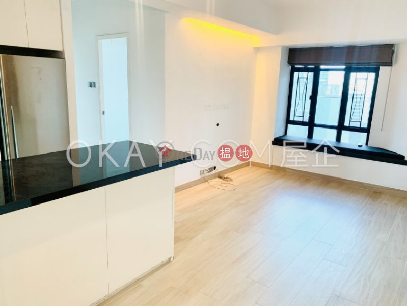 Lovely 2 bedroom in Mid-levels West | For Sale | 1 Seymour Road | Western District, Hong Kong, Sales HK$ 13M