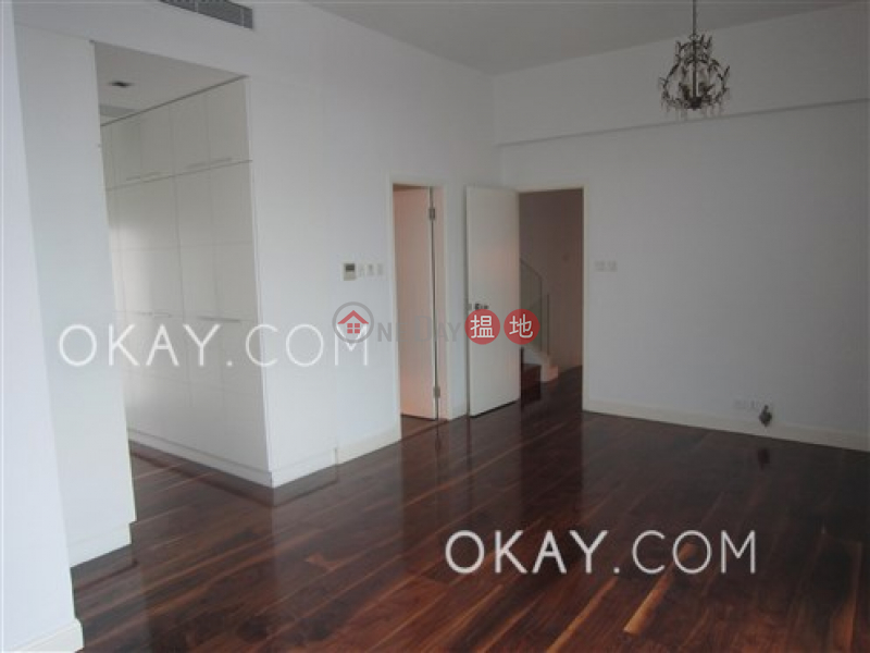 HK$ 60,000/ month Discovery Bay, Phase 4 Peninsula Vl Coastline, 28 Discovery Road Lantau Island | Efficient 5 bed on high floor with sea views & rooftop | Rental