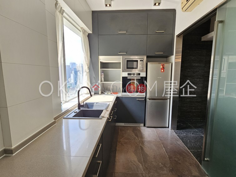 Efficient 3 bedroom with balcony | Rental | 5H Bowen Road 寶雲道5H號 Rental Listings