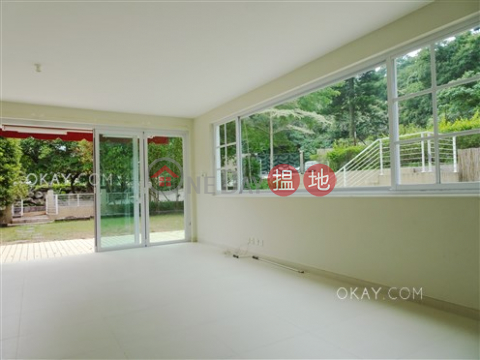 Nicely kept house with rooftop, terrace & balcony | Rental | Lung Mei Village 龍尾 _0