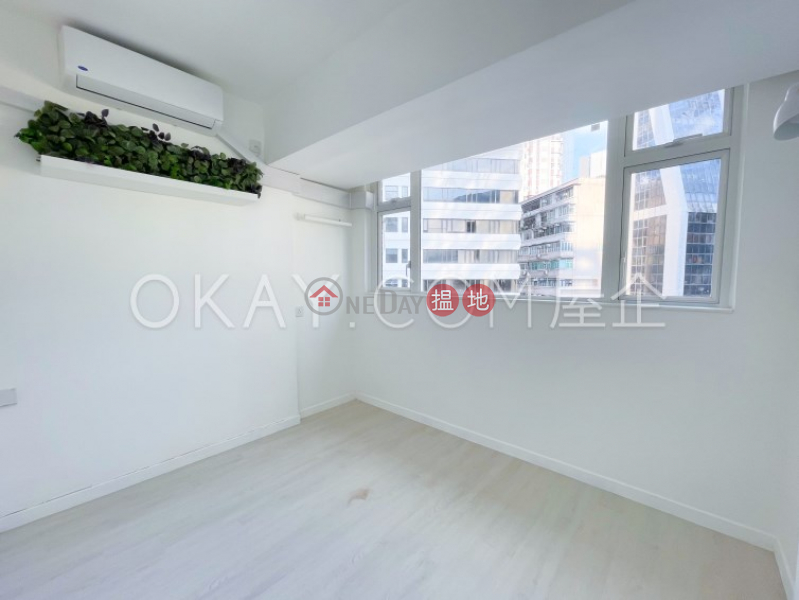 HK$ 35,000/ month Sung Lan Mansion | Wan Chai District | Lovely 3 bedroom on high floor | Rental