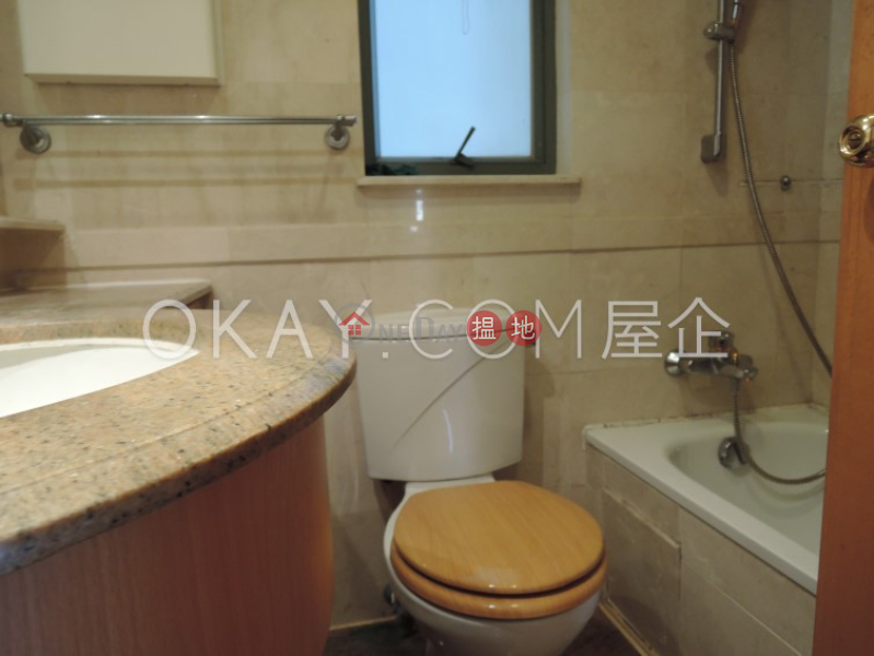 HK$ 8.5M | Bayview Park | Chai Wan District, Intimate 3 bedroom on high floor | For Sale