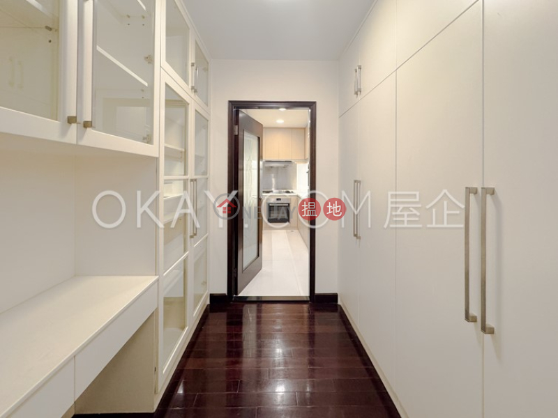 Efficient 2 bedroom on high floor with parking | For Sale | Wealthy Heights 威豪閣 Sales Listings