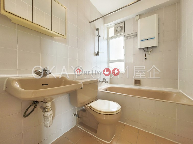 HK$ 11M Discovery Bay, Phase 3 Parkvale Village, Woodland Court, Lantau Island Stylish 2 bedroom on high floor with balcony | For Sale