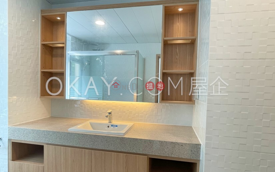 HK$ 88,000/ month | 94A Pok Fu Lam Road | Western District | Efficient 3 bed on high floor with rooftop & parking | Rental