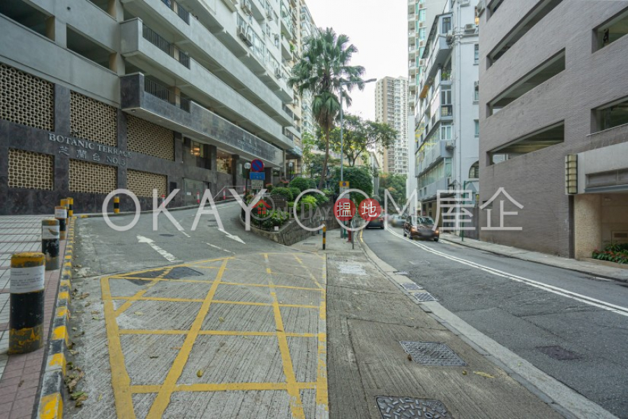 Efficient 3 bedroom with balcony & parking | For Sale | Botanic Terrace Block B 芝蘭台 B座 Sales Listings