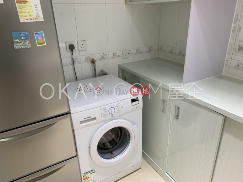 HK$ 42,000/ month | (T-33) Pine Mansion Harbour View Gardens (West) Taikoo Shing | Eastern District | Nicely kept 3 bedroom with sea views & balcony | Rental