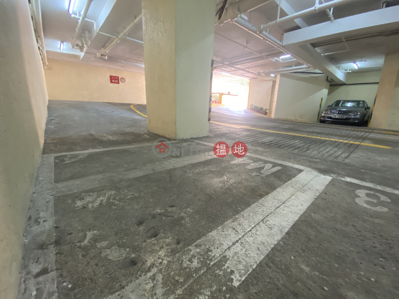 Convenient and Covered Motorbike Park for Rent in Kowloon Tong (no commission) | PENINSULA HEIGHTS 星輝豪庭 Rental Listings