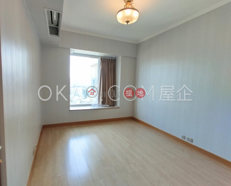 Rare 3 bedroom with balcony & parking | Rental | ONE BEACON HILL PHASE1 畢架山一號1期 Rental Listings