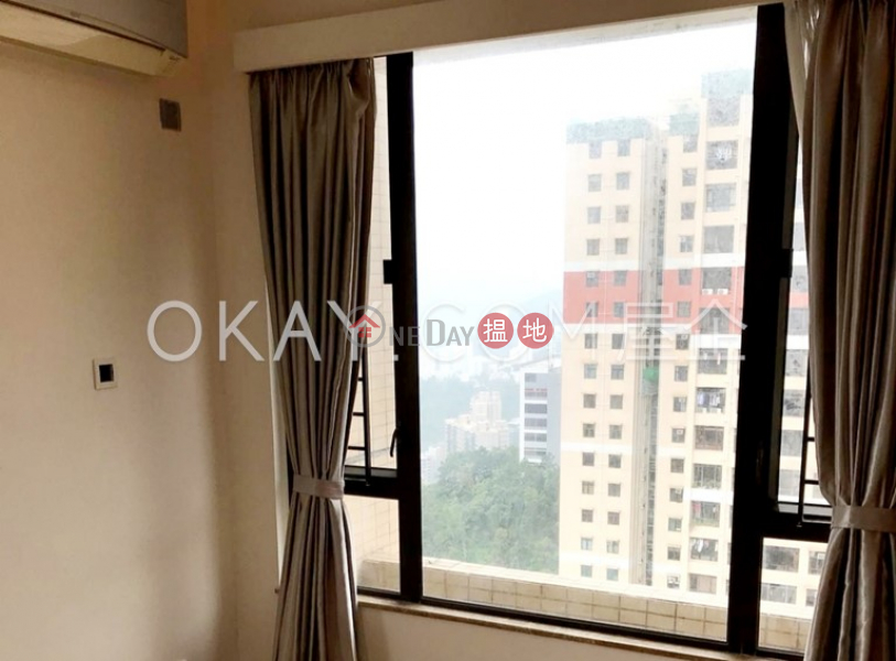 HK$ 19.5M | Pokfulam Gardens Block 5, Western District, Tasteful 3 bed on high floor with sea views & rooftop | For Sale