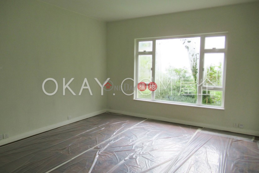 Exquisite house with parking | Rental, Strawberry Hill 紅梅閣 Rental Listings | Central District (OKAY-R8424)