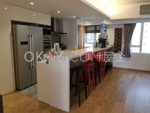 Stylish 2 bedroom in Mid-levels West | For Sale | Robinson Heights 樂信臺 _0